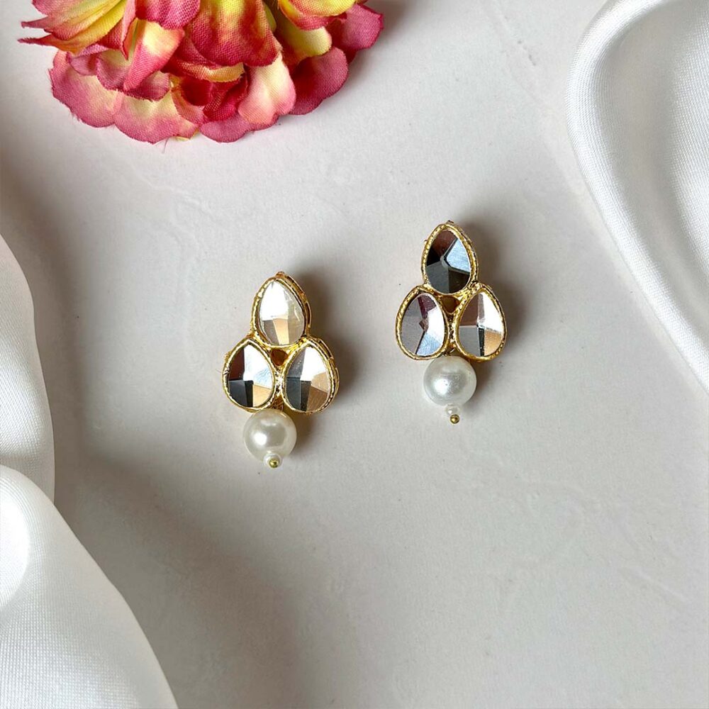 Minimal Earrings/Teeka - Image 2